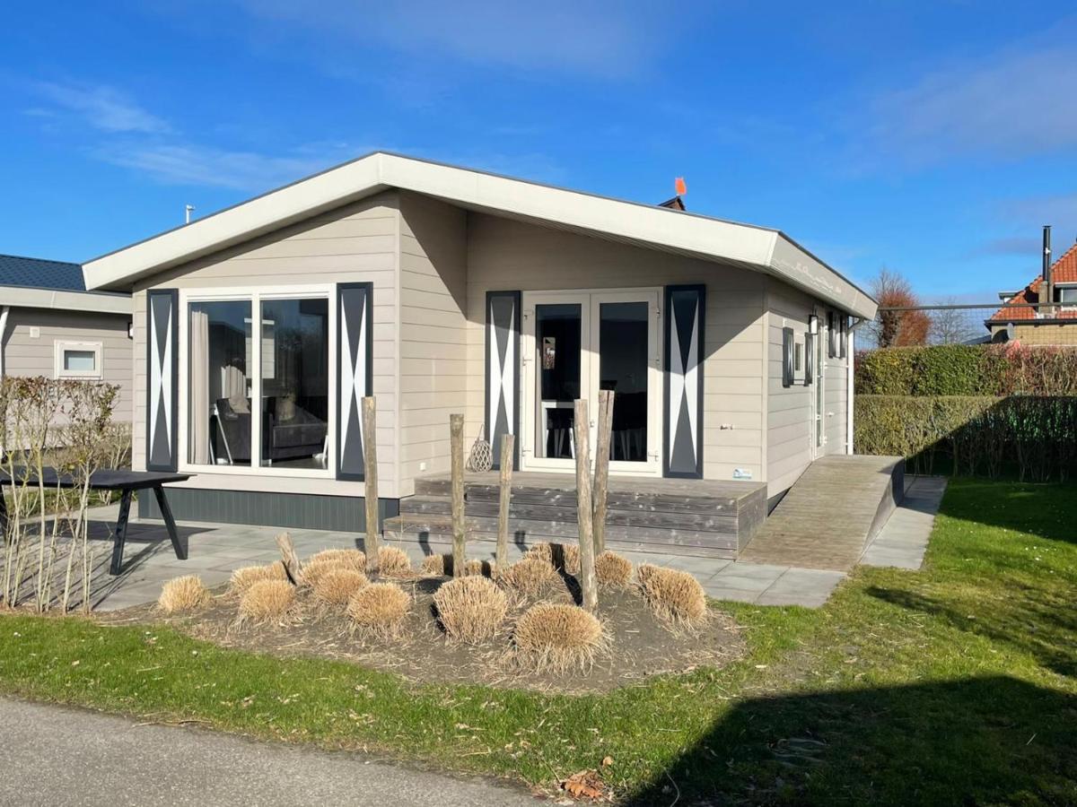 Chalet Op Gezellige Familiecamping Bij Zee Kamperland Bagian luar foto