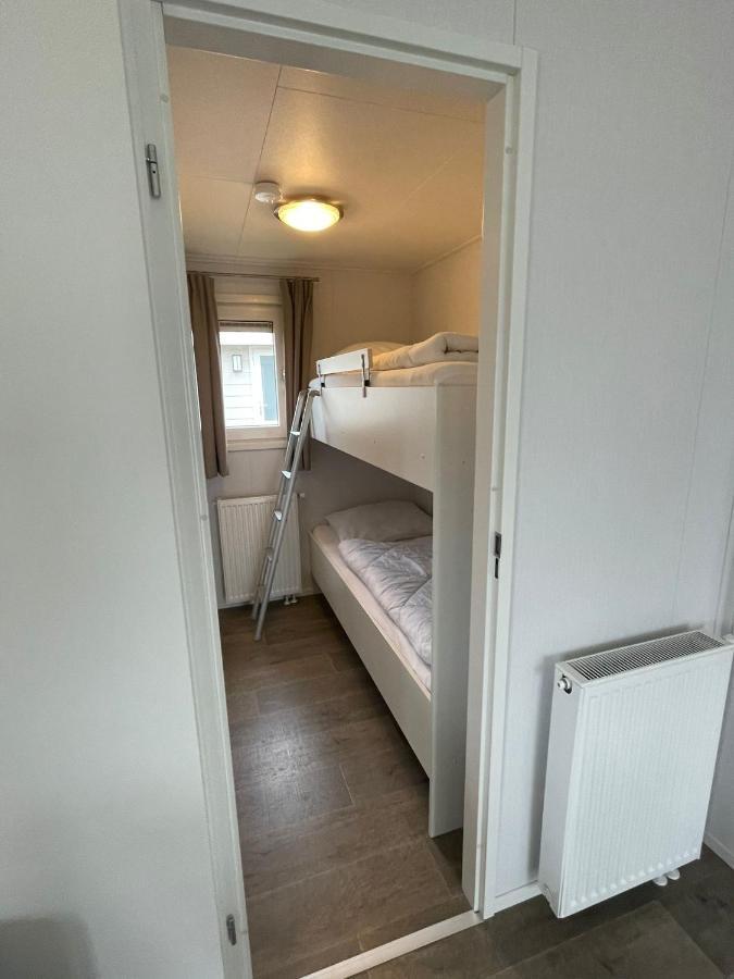 Chalet Op Gezellige Familiecamping Bij Zee Kamperland Bagian luar foto