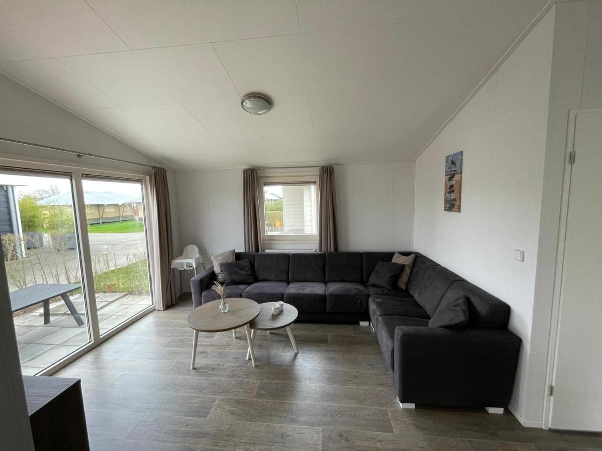 Chalet Op Gezellige Familiecamping Bij Zee Kamperland Bagian luar foto