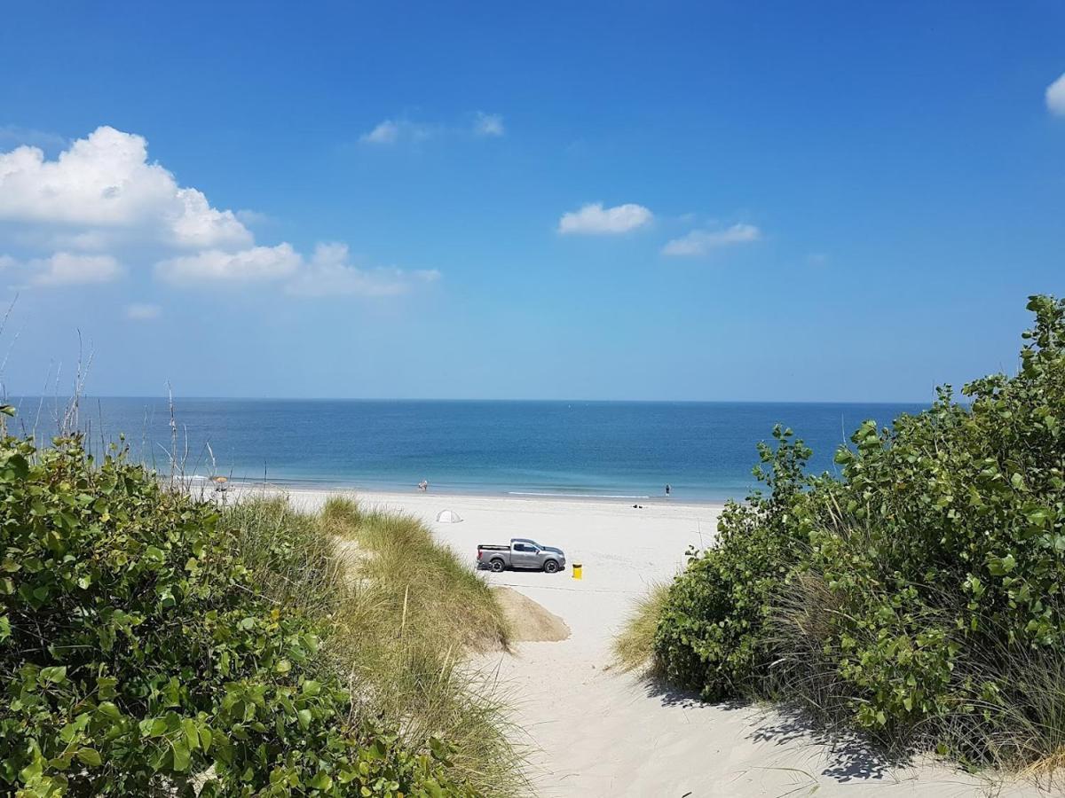 Chalet Op Gezellige Familiecamping Bij Zee Kamperland Bagian luar foto
