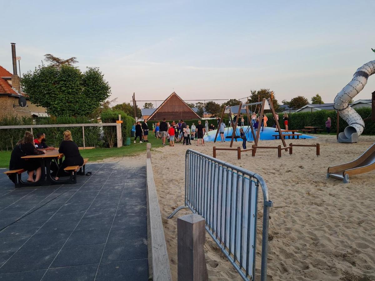 Chalet Op Gezellige Familiecamping Bij Zee Kamperland Bagian luar foto