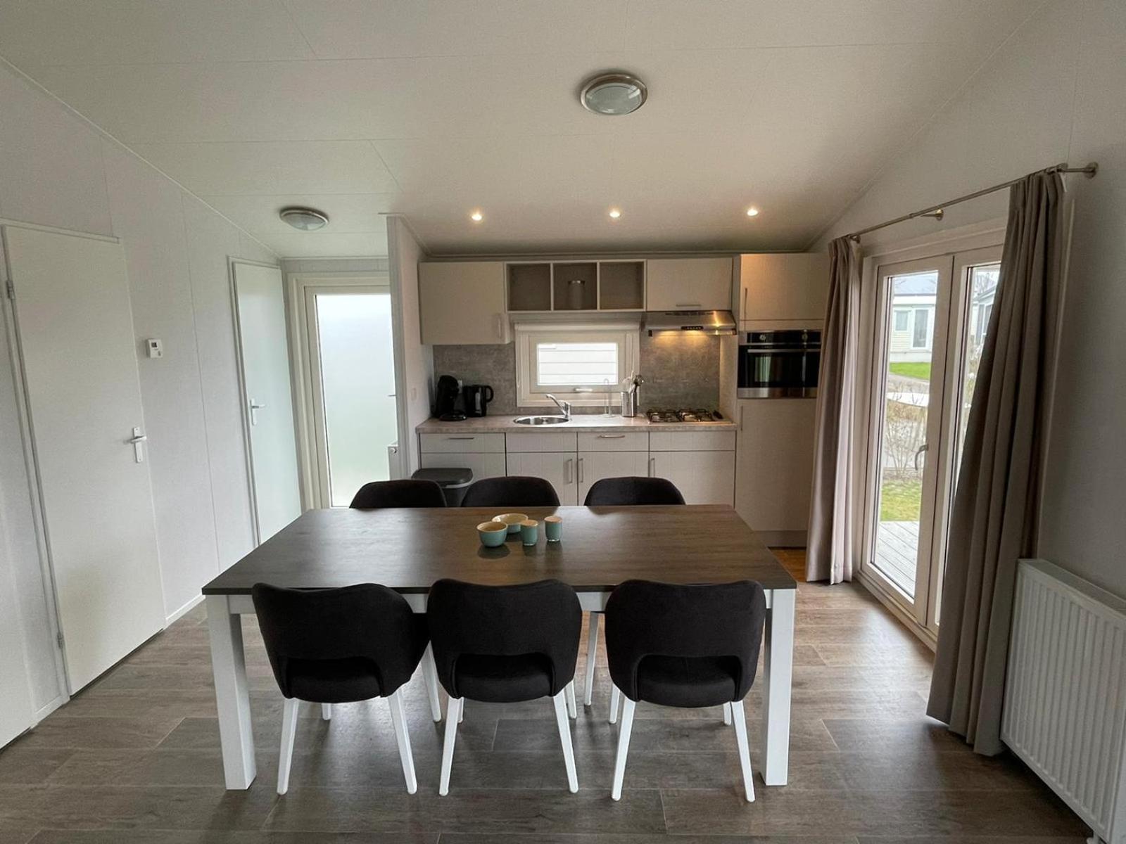 Chalet Op Gezellige Familiecamping Bij Zee Kamperland Bagian luar foto